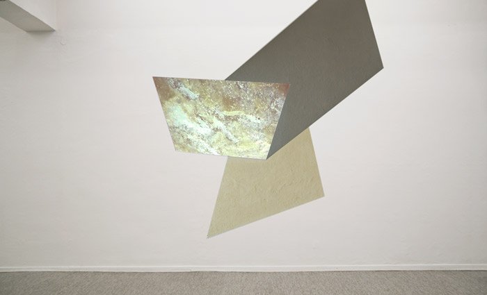 Adriane Wachholz - caramel beams, video projection, acrylic on wall, variable dimensions, 2015